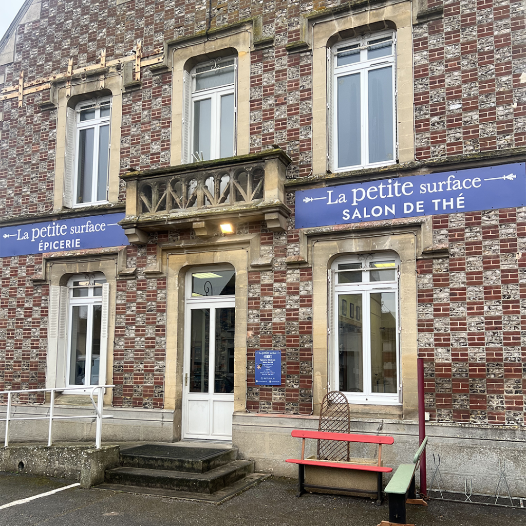 Création enseignes publicitaires pour une épicerie cantine à Vexin Sur Epte - La Petite Surface